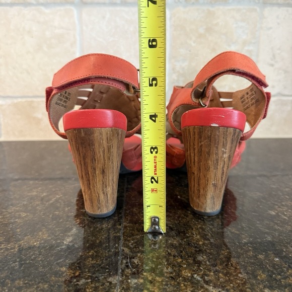 Clarks Red Woven Sandals - Picture 14 of 14